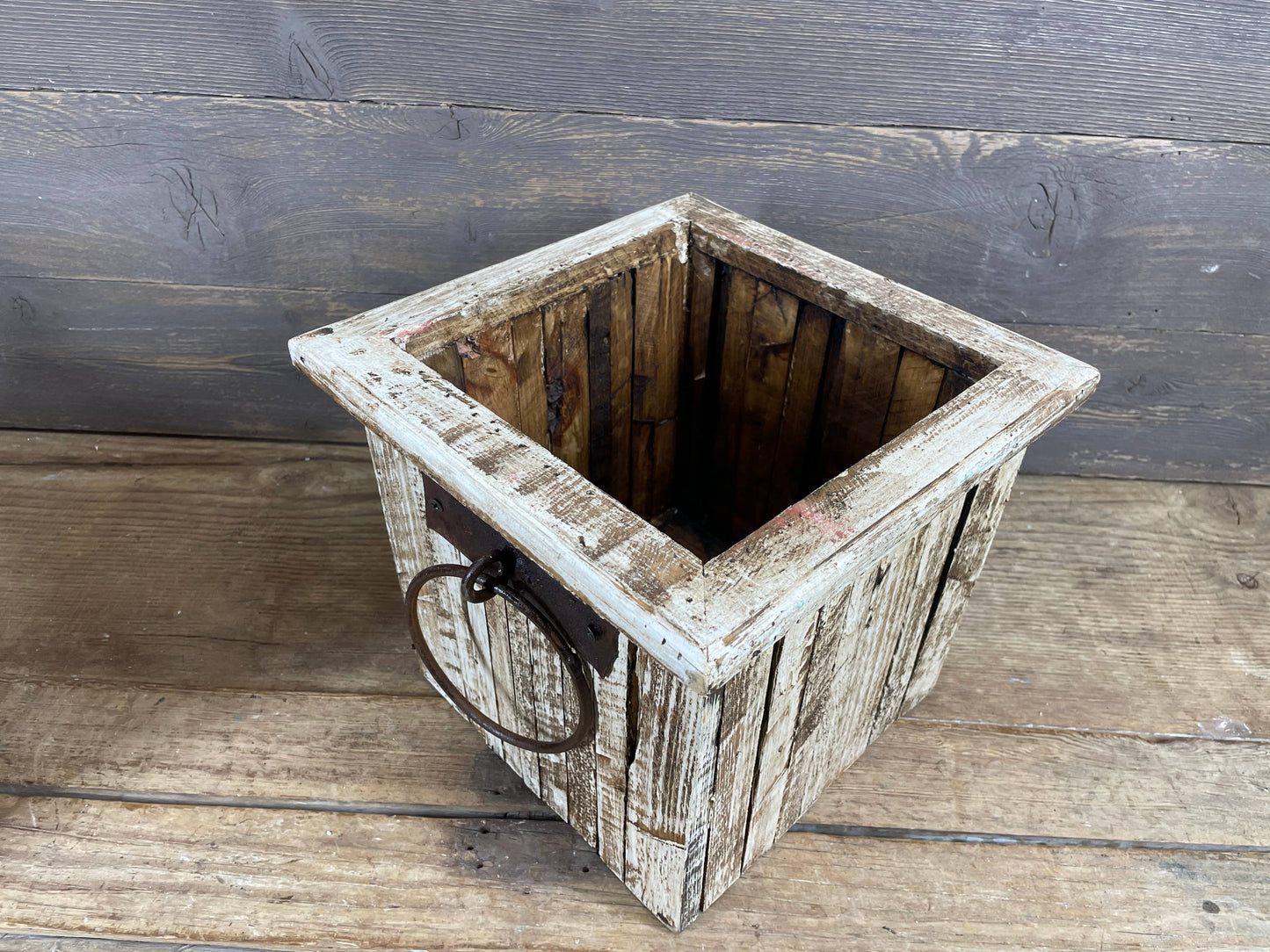 Wooden Square Planter Antiqued White