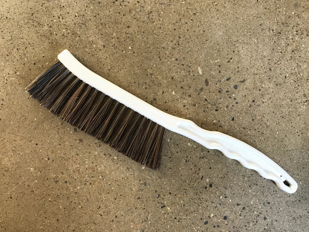 Bee brush synthetic